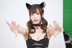 Moe Amatsuka có gương mặt xinh đẹp