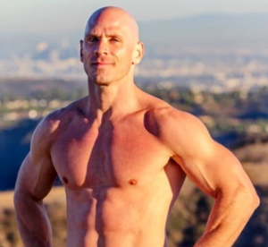 Johnny có body cực cháy