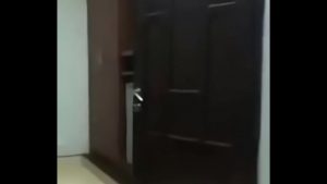 Đang ngủ bị em lôi dậy thông