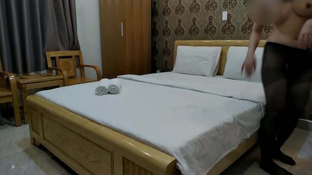 Vào khách sạn check con bướm dâm đãng