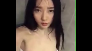 Nữ diễn viên xinh đẹp khoe hàng gợi dục cực dâm